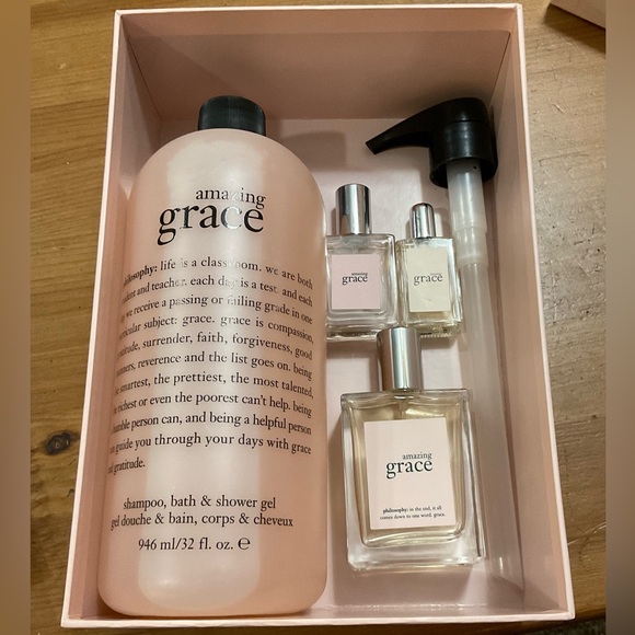 Philosophy: Amazing Grace bath/body shower gel 946ml/32fl.oz. W/pump and 3 pack.